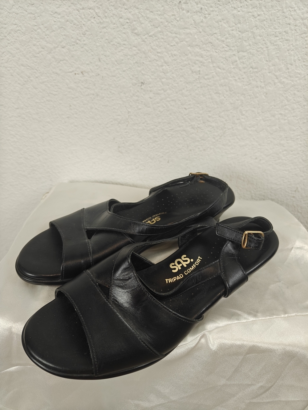 SAS Caress Black Leather Cross Strap Wedge Sandals Tripad Comfort Slingback 7.5M